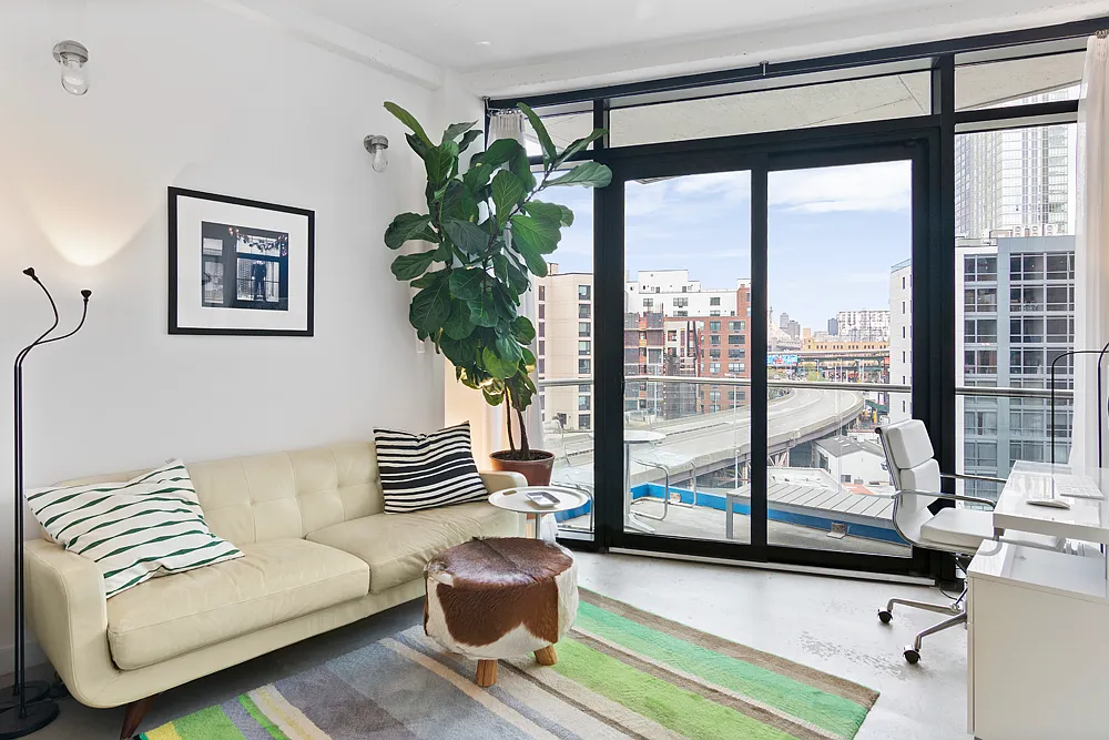 Building Photo - 4277 Hunter St #5B