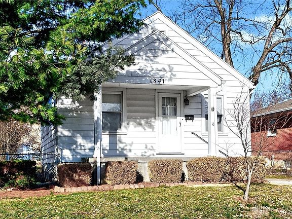 3rd image of 1841 Courtland Ave