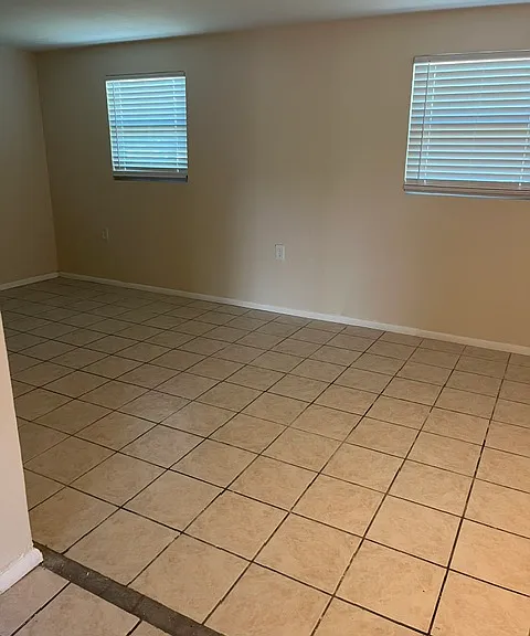 3615 Brompton Dr — Photo 4