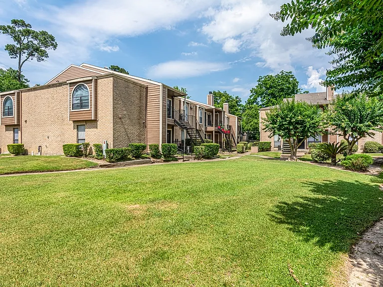 The Park @ Live Oak Apartments — Photo 9