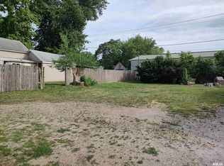 518 Caroline St, Pekin, IL 61554