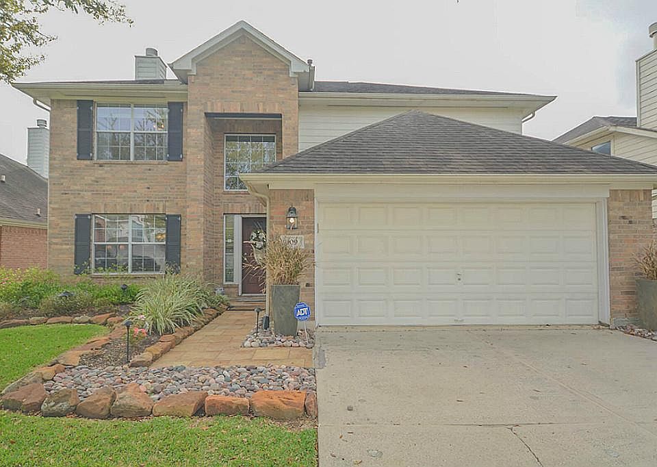 1st image of 109 Bristol Bend Ln