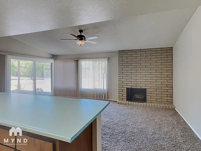 4250 E Kiowa St — Photo 12