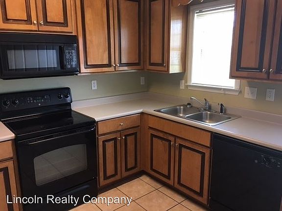 4th image of 2709 Pineview Dr APT A