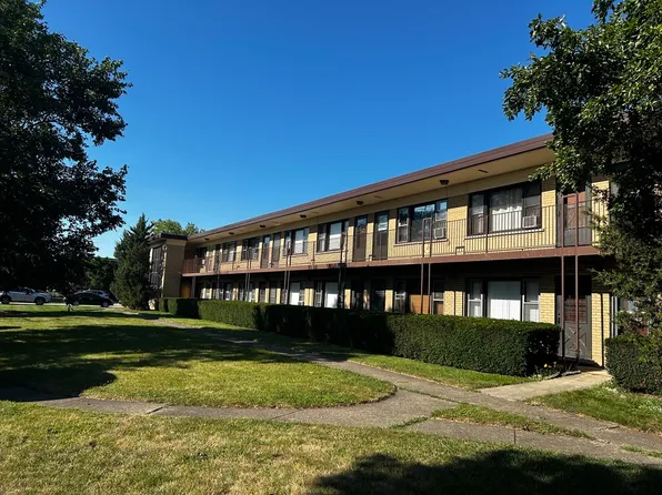 34 King Arthur Ct APT 7, Northlake, IL 60164