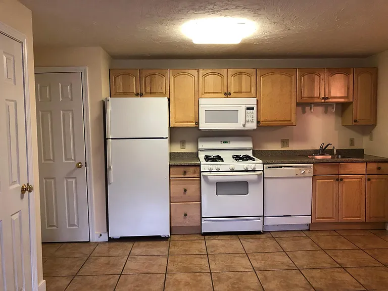 62 Nason St #8 — Photo 5