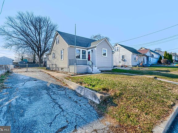 2nd image of 1203 Hilldale Rd