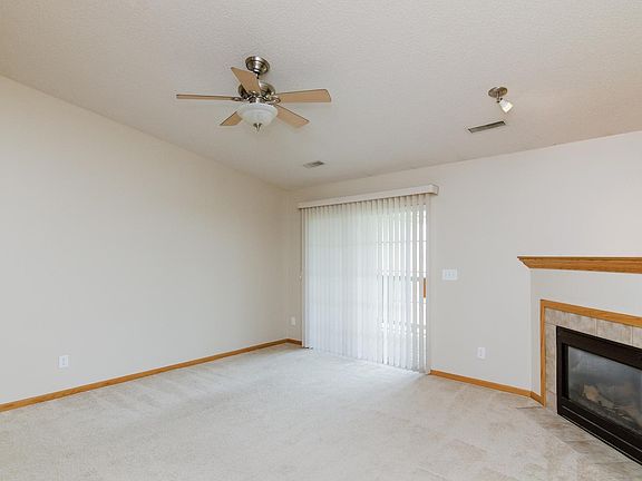 3rd image of 460 Bradley Pl Unit 10