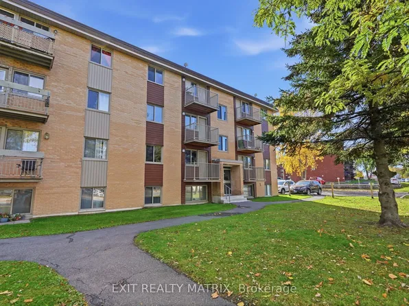 1015 Cartier Blvd #5, Hawkesbury, ON K6A 2Y4