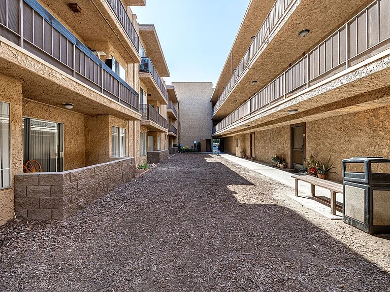 Welcome to Sherman West Apartments — Photo 8