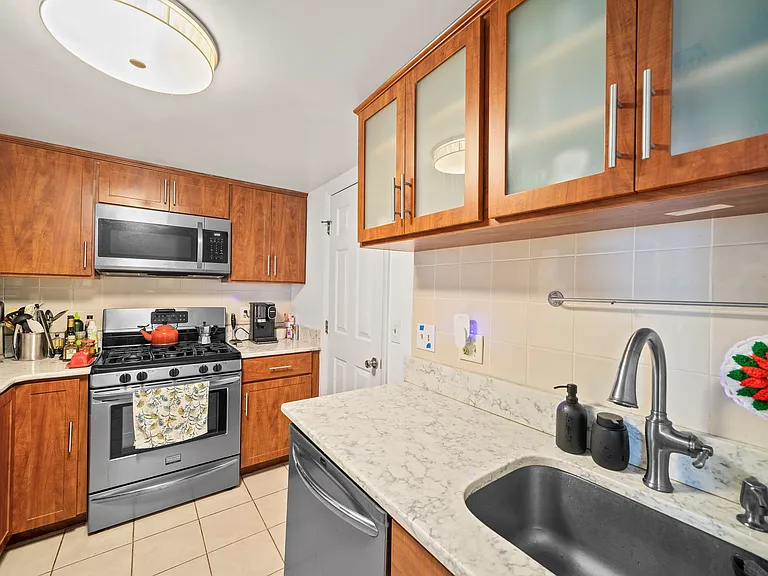 11 Marion St #A — Photo 9