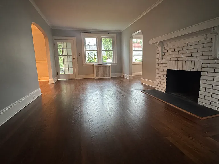 734 Greenwood Rd — Photo 6