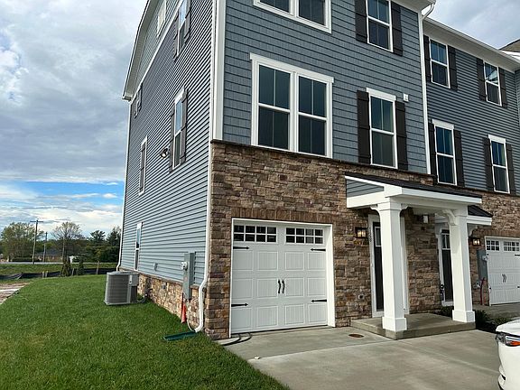 2nd image of 128 Fletcher Cir #128