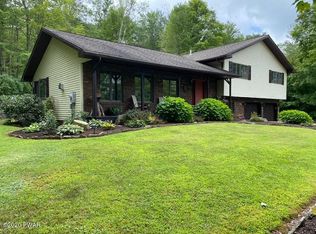 125 Boyds Mills Rd, Beach Lake, PA 18405