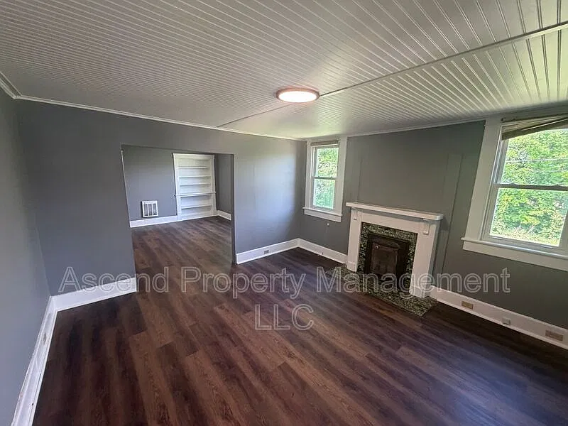 2 bed, 1.0 bath, $1,250 — Photo 3