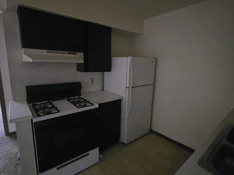 2061 Tremainsville Rd #6 — Photo 7