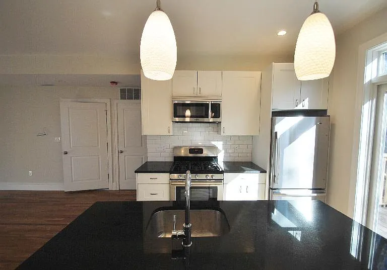 143 Marcella St #1X — Photo 3