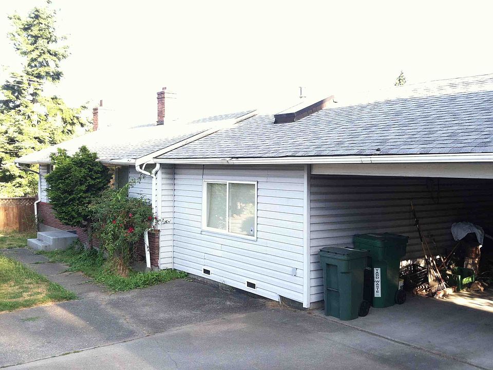 2nd image of 2604 NE 75th St