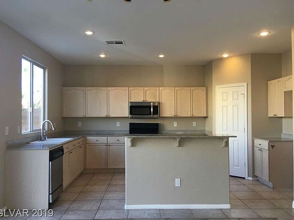 4th image of 198 Crooked Tree Dr