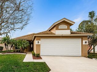 592 Kingsmill Ct, Oldsmar, FL 34677