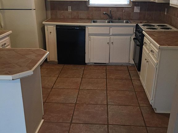4th image of 1122 Lois St