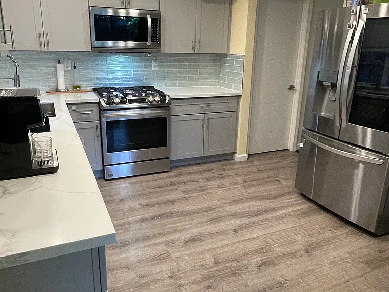 9425 Village Tree Dr — Photo 10