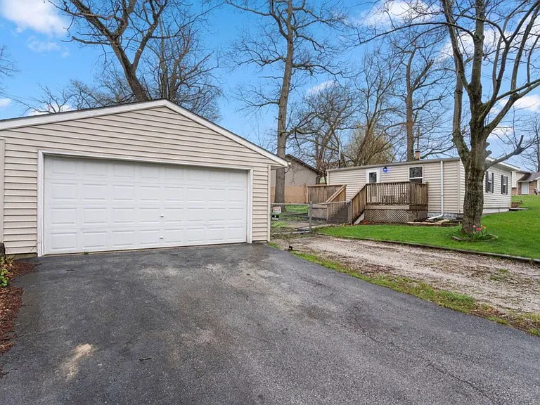 5164 Marquette Rd — Photo 2