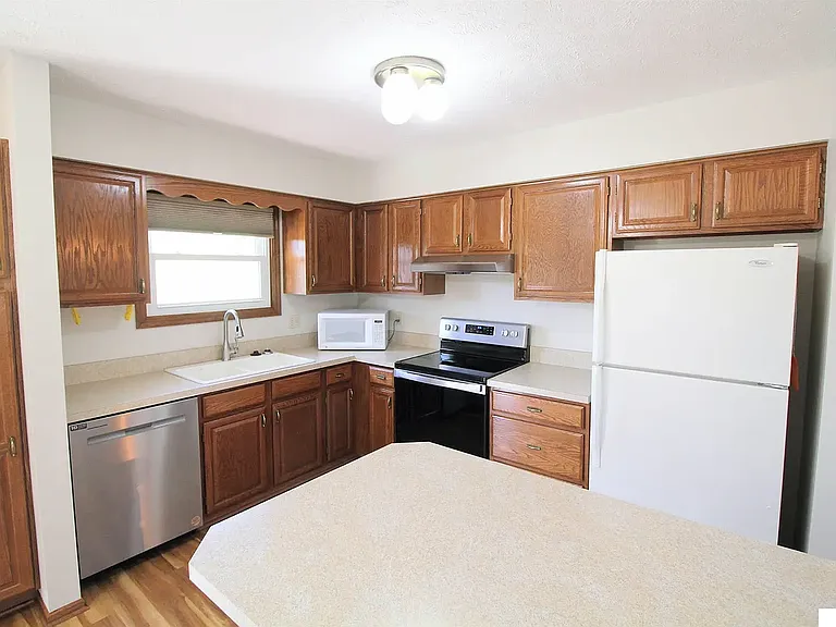 4315 Bingham Cir — Photo 5