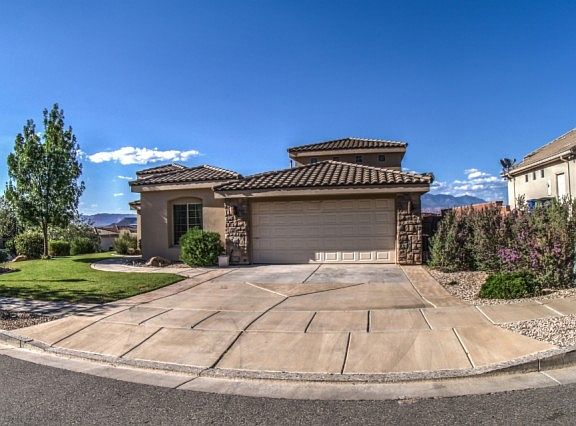 4th image of 3653 S Desert Hills Dr