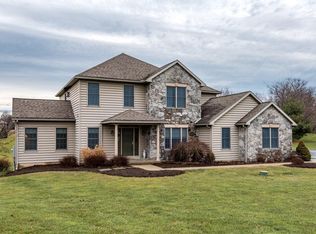 785 Rohen Ridge Dr, Lititz, PA 17543