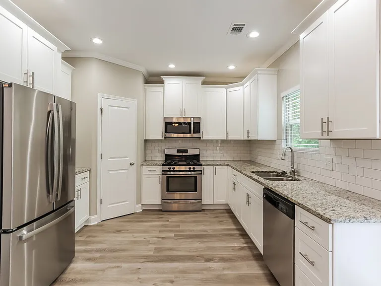 1194 Kilrush Dr SE — Photo 10