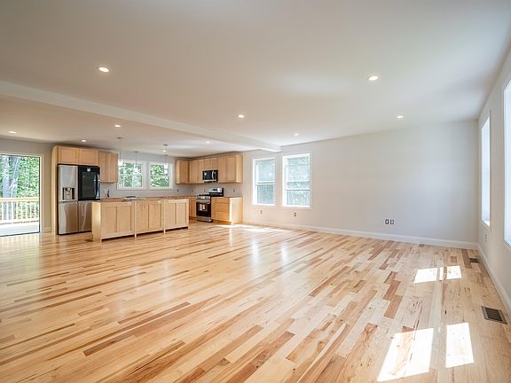 4th image of 73 Spruce Road