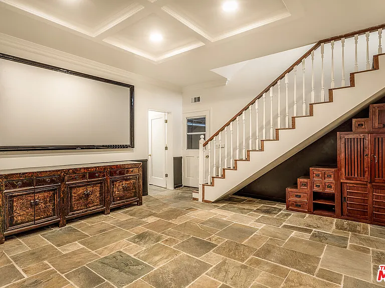353 N Gunston Dr — Photo 14