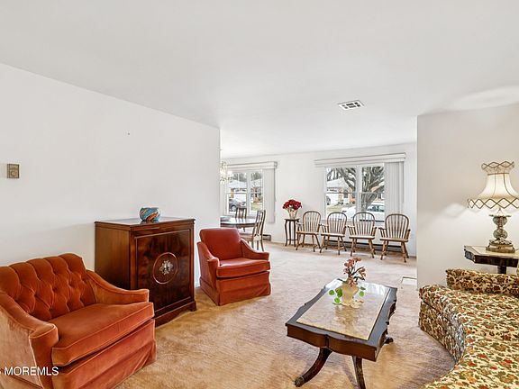 2nd image of 101 Meadowbrook Road