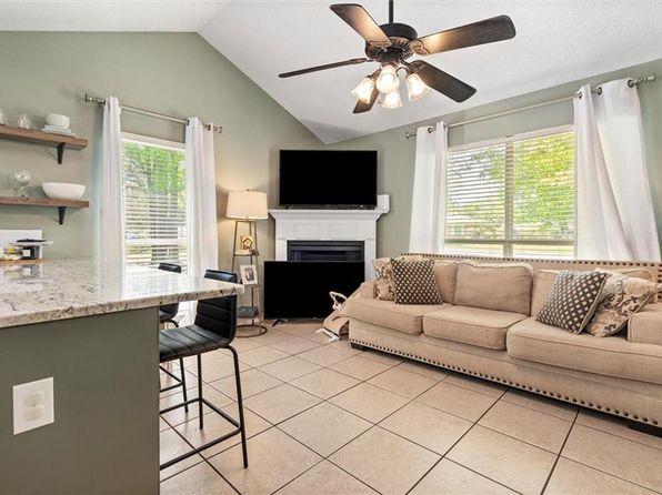 929 Joaneen Dr, Saraland, AL 36571