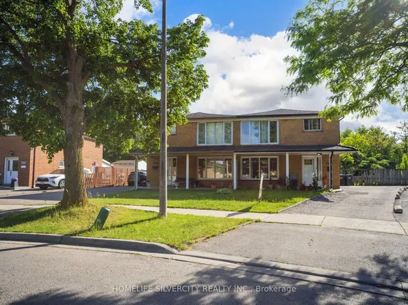 7582 Discus Cres, Mississauga, ON L4T 2V3
