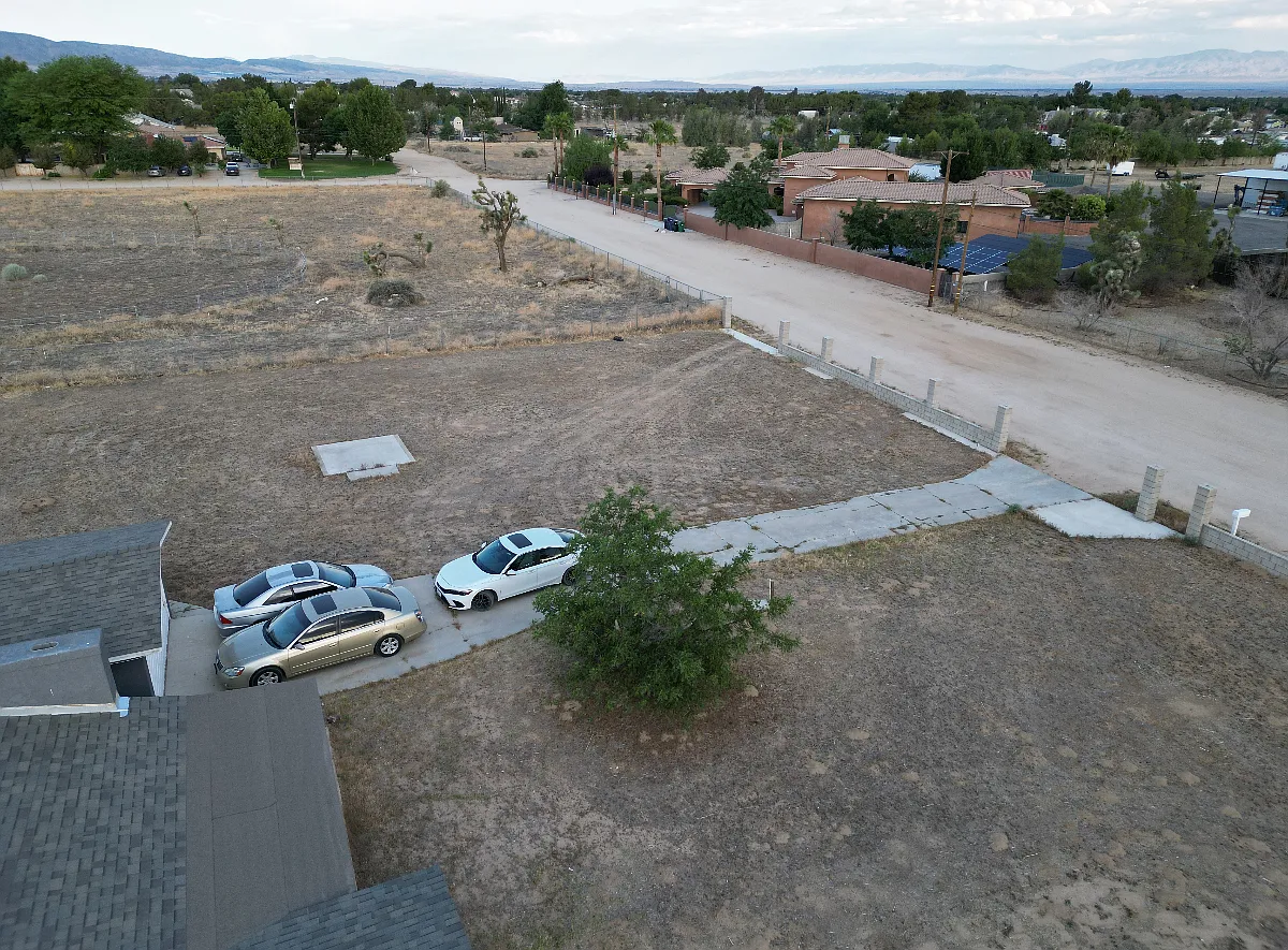 3 bed, 1100 sqft, $1,100 — Photo 4