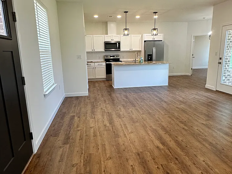 8641 Lockridge Rd — Photo 4