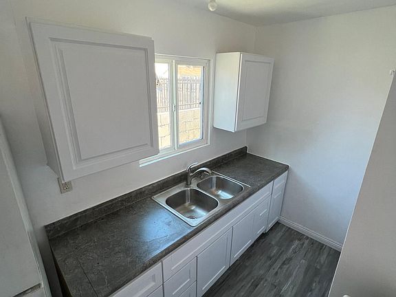 2nd image of 3247 Fletcher Dr