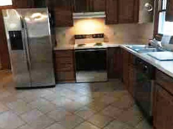 5th image of 29 Sylvan Dr