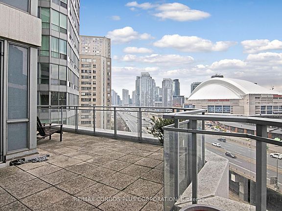 4th image of 230 Queens Quay W #1215