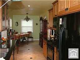 4th image of 5932 Fairman St