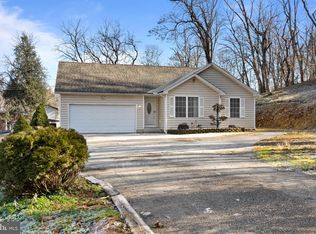 52 Mill St, Clifton Heights, PA 19018