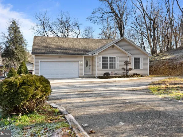 52 Mill St, Clifton Heights, PA 19018