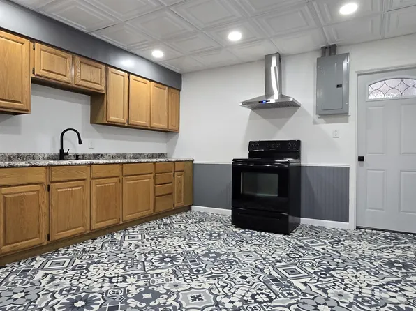 214 E Main St APT A, North Manchester, IN 46962