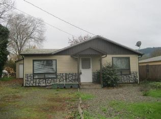 1412 Gleason Ave, Sutherlin, OR 97479