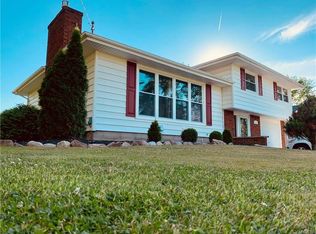 740 Blairville Rd, Youngstown, NY 14174
