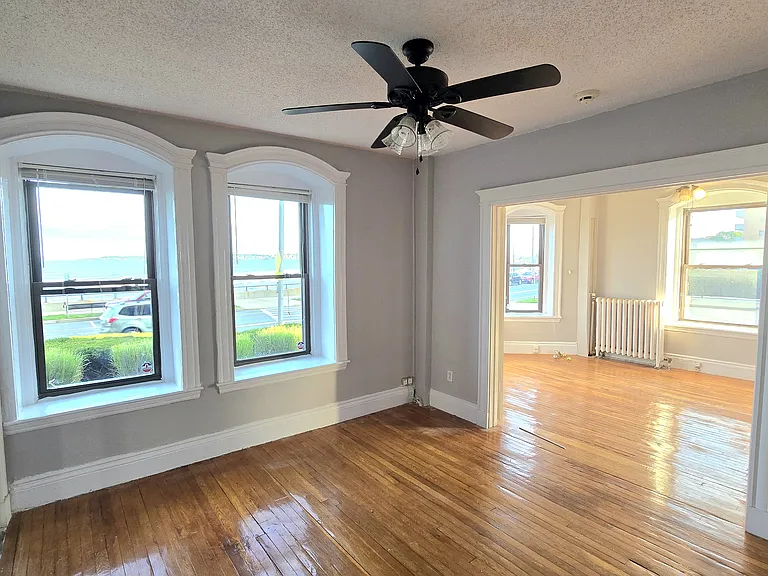 285 Lynn Shore Dr #102 — Photo 6