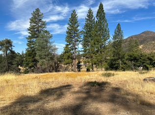 5 Crystal Cove Ln #C, Mariposa, CA 95338