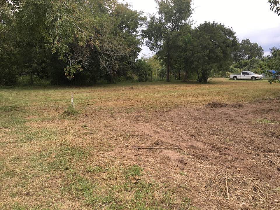 2nd image of 800 SE 1st St